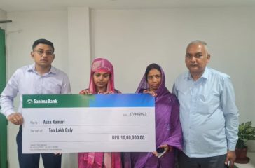 Photo of Cheque Handover