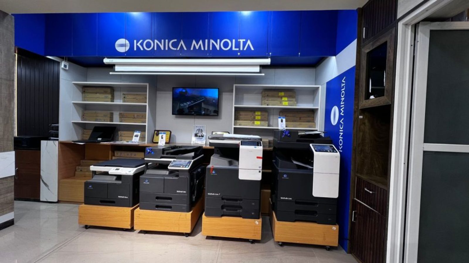 konica minolta 2